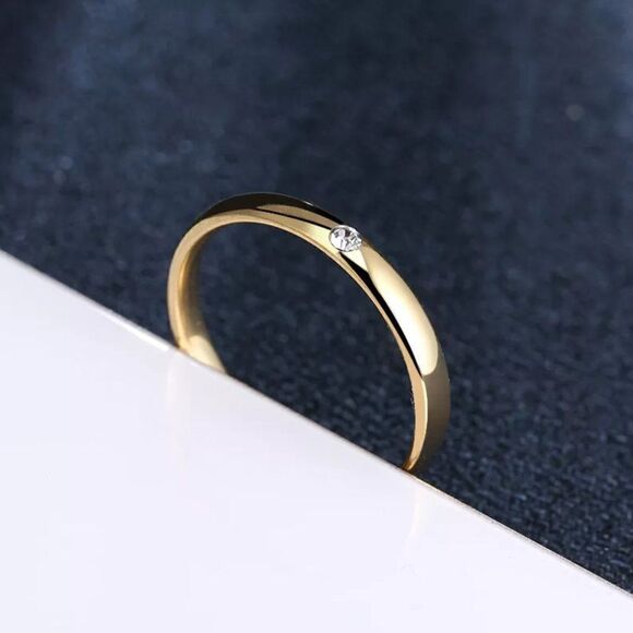 Minimalist Gold Dainty Cubic Zirconia Ring - Picture 4 of 9